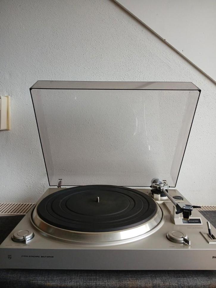 Philips F7113 draaitafel met originele stofkap, Audio, Tv en Foto, Platenspelers, Gebruikt, Platenspeler, Philips, Automatisch