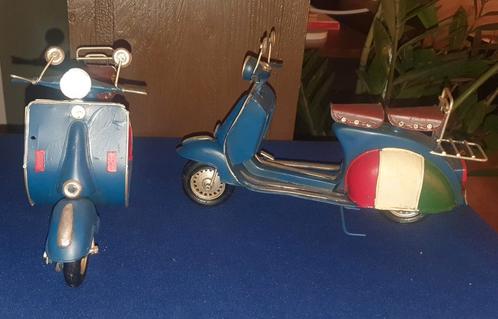 Vespa scooter van blik  €17.50 per stuk, Antiek en Kunst, Curiosa en Brocante, Ophalen of Verzenden