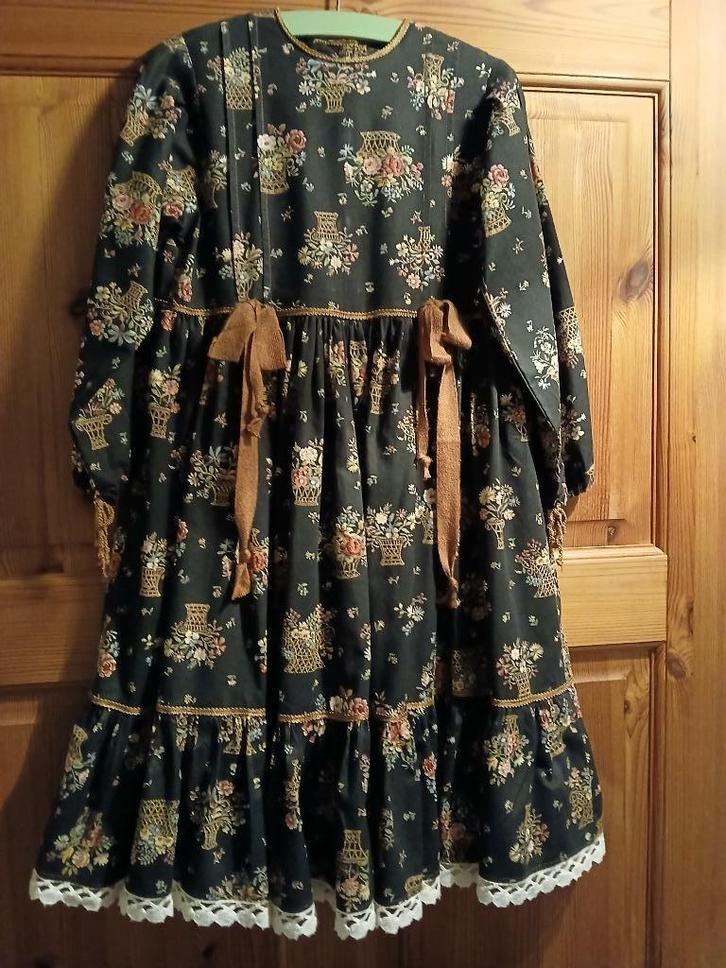 Oud nostalgisch kinderjurkje, Antiek en Kunst, Antiek | Kleding en Accessoires, Ophalen of Verzenden