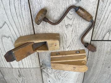 Vintage gereedschap, Schaaf, boardschaaf en handboor beschikbaar voor biedingen