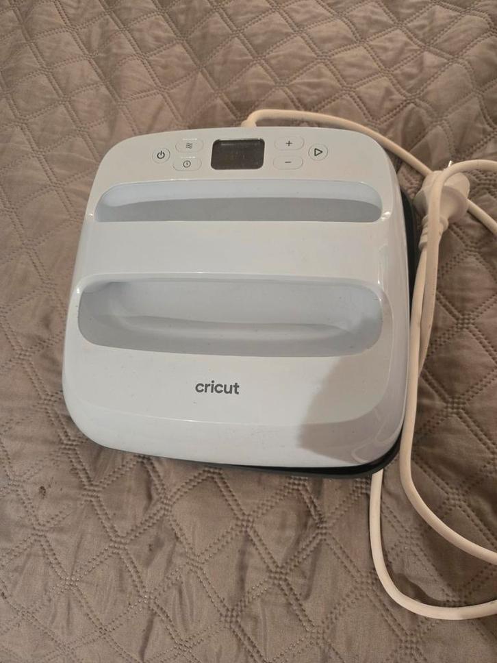 Cricut EasyPress 3 - Perfect voor al uw strijkprojecten!, Witgoed en Apparatuur, Wekkers, Zo goed als nieuw, Digitaal, Ophalen