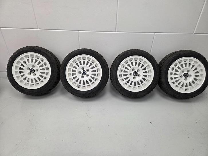Velgen met winterbanden Lancia Delta Integrale 16V Evo1, Auto-onderdelen, Banden en Velgen, Banden en Velgen, Winterbanden, 15 inch
