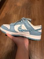 Vrouw Origineel Nike Dunk Low 'Paisley' Blauw - Maat 38, Schoenen met lage hakken, Nike, Zo goed als nieuw, Verzenden