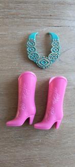 Barbie Western Fun halsketting en laarsjes jaren 90, Ophalen of Verzenden, Zo goed als nieuw, Barbie