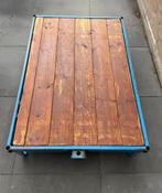 Industriële Vintage palletkar / salontafel op wielen, Huis en Inrichting, Ophalen, 100 tot 150 cm, Origineel industrieel & vintage