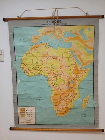 Vintage oude schoolkaart Afrika beschikbaar voor biedingen