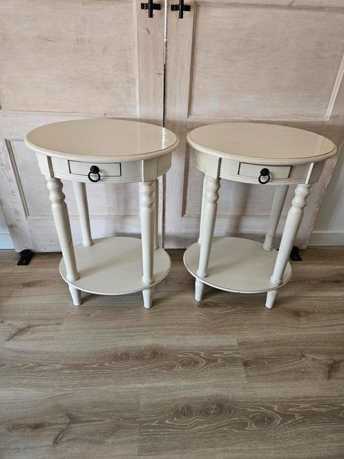 2 Brocante bijzettafels / nachtkastjes, Huis en Inrichting, Tafels | Bijzettafels, Gebruikt, Ovaal, 60 cm of meer, Minder dan 55 cm