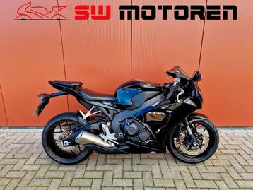 CBR 1000 RR FIREBLADE BLACK, NIEUWSTAAT, LAGE KM! CBR1000  beschikbaar voor biedingen