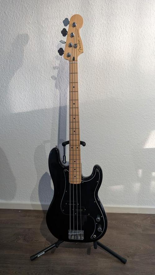 Fender Precision Bass MIM, Muziek en Instrumenten, Snaarinstrumenten | Gitaren | Bas, Zo goed als nieuw, Elektrisch, Ophalen