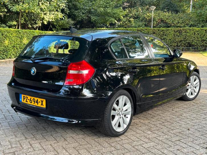 BMW 1-Serie 2.0 116I 5DR 2009 Zwart, Auto's, BMW, Particulier, 1-Serie, Benzine, B, Hatchback, Handgeschakeld, Geïmporteerd, Zwart