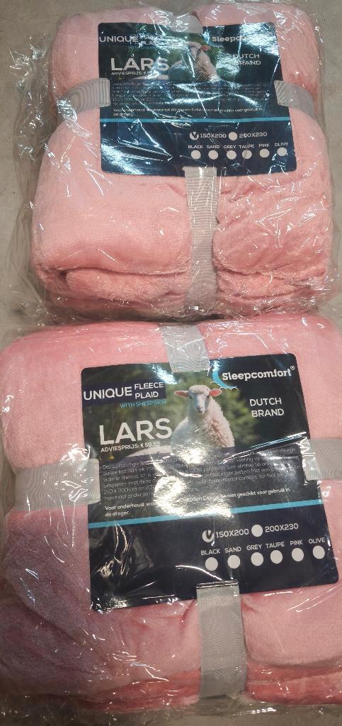 ACTIE! 2x Unique plaid Lars 150X200 Roze, Huis en Inrichting, Woonaccessoires | Plaids en Woondekens, Nieuw, Ophalen of Verzenden