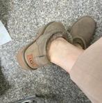 Uggs mini nieuw!, Kleding | Dames, Nieuw, Ophalen of Verzenden