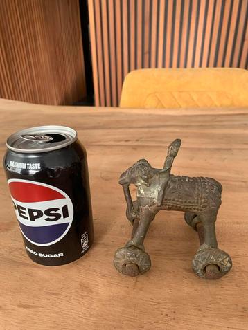 Antiek Tempel Speelgoed - Olifant met Ruiter beschikbaar voor biedingen