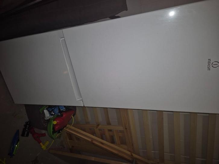 Indesit koel vries combi, Witgoed en Apparatuur, Koelkasten en IJskasten, Gebruikt, Met aparte vriezer, 200 liter of meer, 160 cm of meer