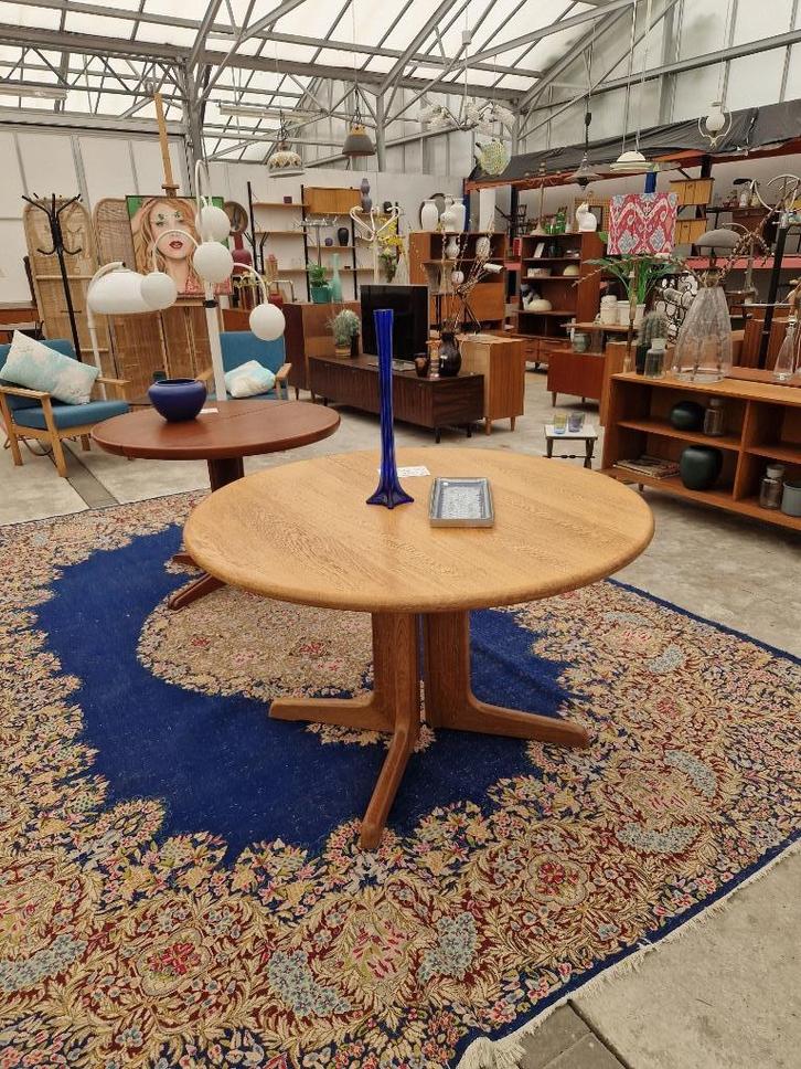 Vintage ronde eiken uitschuiftafel van Juul Kristensen, Huis en Inrichting, Tafels | Eettafels, Gebruikt, 100 tot 150 cm, 150 tot 200 cm