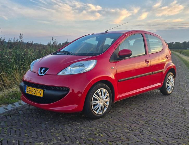 Peugeot 107 XS 1.0 5DR | Nieuwe APK en koppeling  | Carplay, Auto's, Peugeot, Bedrijf, ABS, Android Auto, Apple Carplay, Bluetooth