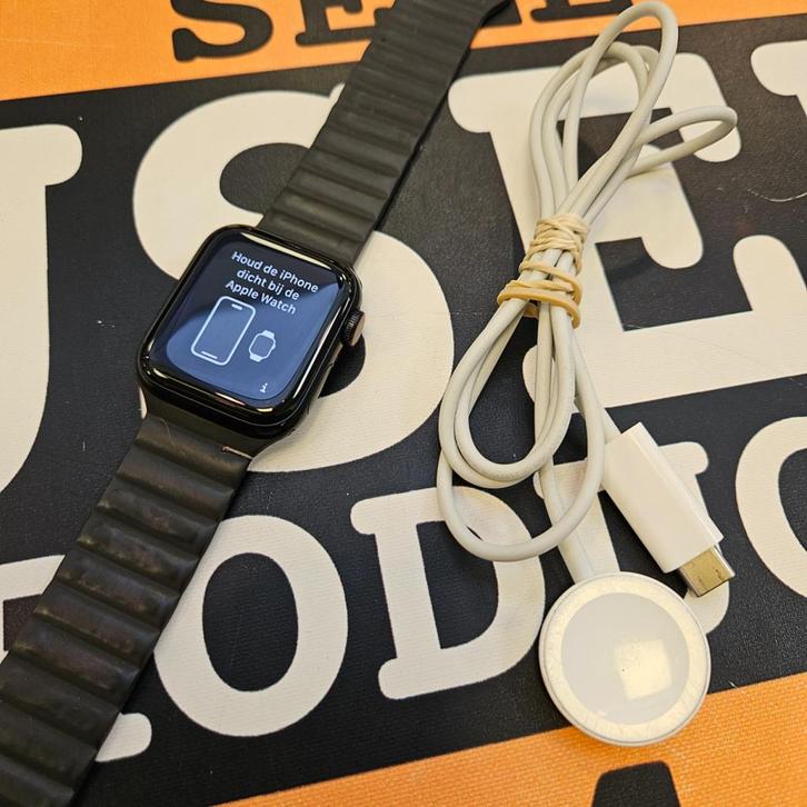 APPLE Watch SE GPS 40mm - Zeer Mooie Staat, Computers en Software, Monitoren, Zo goed als nieuw