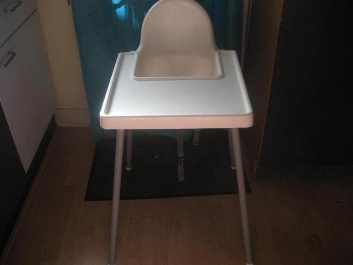 IKEA kunststof kinderstoel antilop, Kinderen en Baby's, Kinderstoelen, Zo goed als nieuw, Overige typen, Aanschuifbaar, Afneembaar eetblad