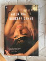 Valentina en de Donkere Kamer - Evie Blake, Boeken, Ophalen of Verzenden, Zo goed als nieuw, Nederland