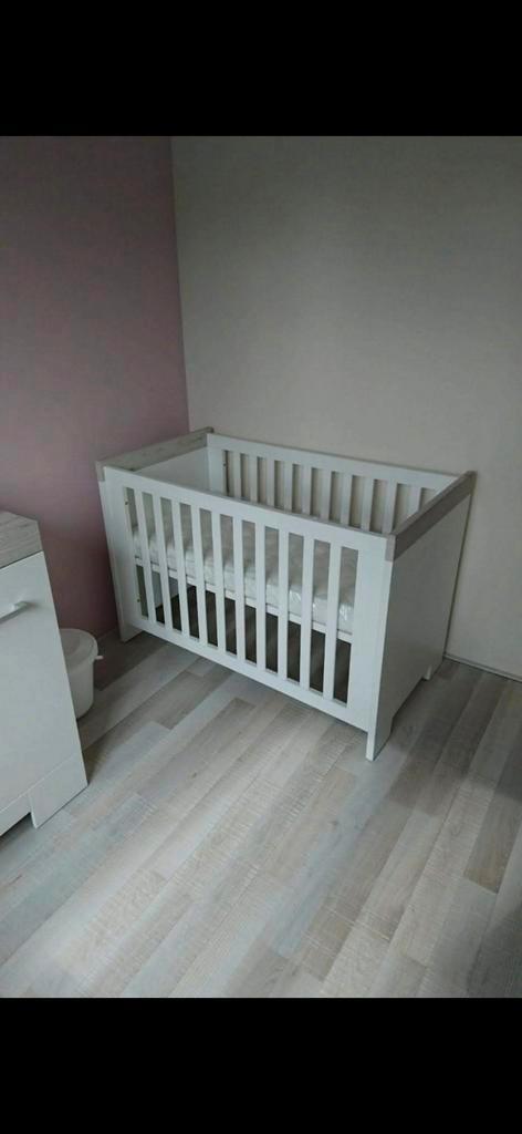 Babykamer 3- delig Futura, Kinderen en Baby's, Kinderkamer | Complete kinderkamers, Zo goed als nieuw, Jongetje of Meisje, Ophalen