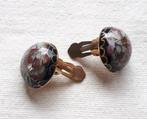 1960 Oorclips Zwart en Roze Cloisonne Emaille. GRATIS Verz., Sieraden, Tassen en Uiterlijk, Antieke sieraden, Verzenden, Overige materialen