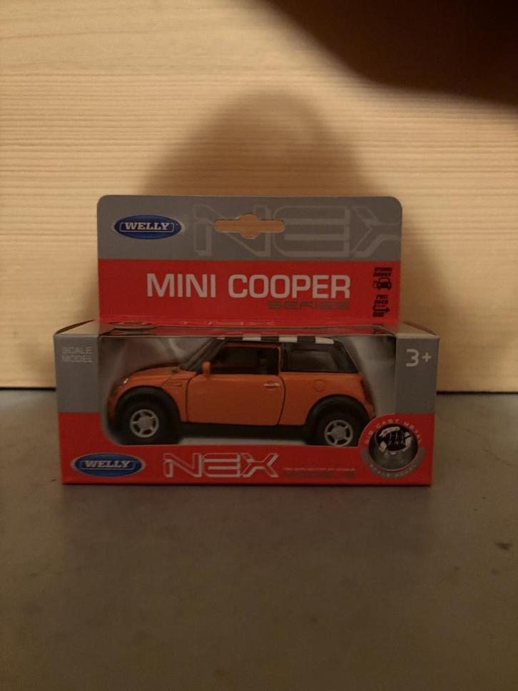 Welly Nex – Mini Cooper zwart wit geblokt dak (1:43), Hobby en Vrije tijd, Modelauto's | 1:43, Zo goed als nieuw, Auto, Overige merken