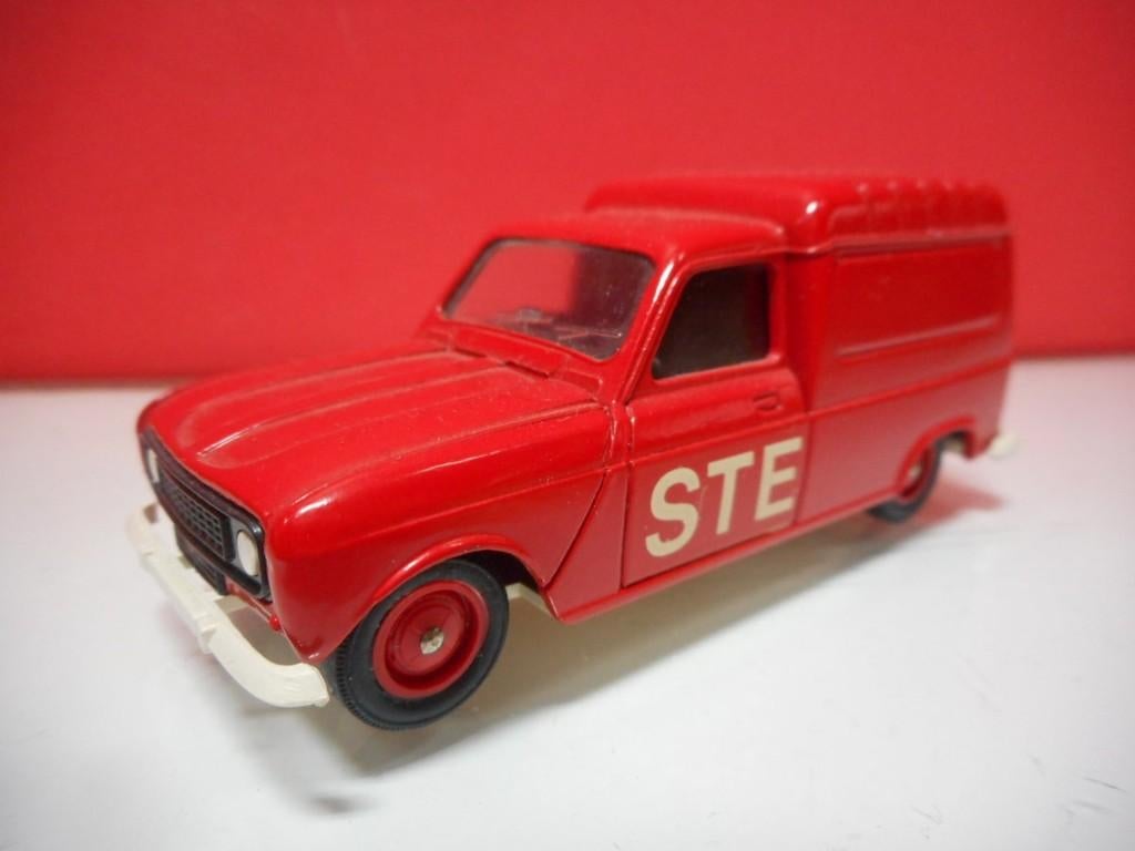SOLIDO RENAULT 4 FOURGONETTE STE, Hobby en Vrije tijd, Modelauto's | 1:43, Ophalen of Verzenden, Zo goed als nieuw, Auto, Solido