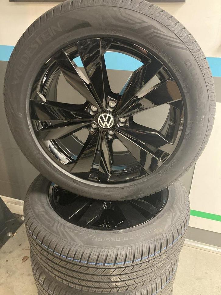 ID.Buzz ID.4 19" ️ WINTER Orig. Oem VW AG-Set  255/50R19, Auto-onderdelen, Banden en Velgen, Banden en Velgen, All Season, 19 inch