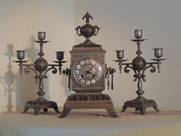 Bronzen klokstel met kandelaars, 1920/30 beschikbaar voor biedingen