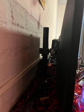Monitor arm 3 schermen (nieuwstaat) tot 27inch beschikbaar voor biedingen