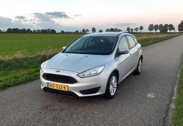 Zeer goede en fraaie Ford Focus 5-D Automaat, Navigatie 2016 beschikbaar voor biedingen