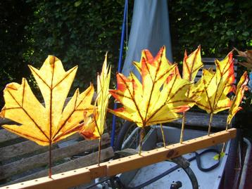 kunstplanten grote herfstbladeren beschikbaar voor biedingen