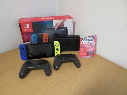 Nintendo Switch XAJ7004 | Pawn Eindhoven, Spelcomputers en Games, Spelcomputers | Nintendo Switch, Gebruikt, Switch Original, Met 3 controllers of meer