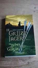 De Grijze Jager 1 - De ruïnes van Gorlan, Boeken, Ophalen of Verzenden, Zo goed als nieuw, John Flanagan