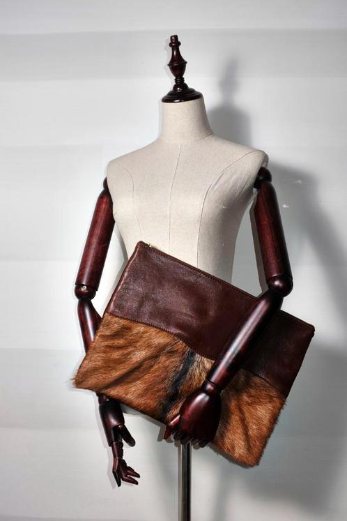 Leren clutchtas laptophoes, Sieraden, Tassen en Uiterlijk, Tassen | Damestassen, Nieuw, Overige typen, Bruin, Verzenden