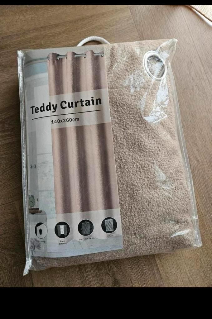 GEZOCHT: beige teddy gordijn action, Huis en Inrichting, Stoffering | Gordijnen en Lamellen, Zo goed als nieuw, Minder dan 100 cm