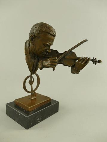 Bronzen beeld van een man met een viool H.23x16x18cm beschikbaar voor biedingen