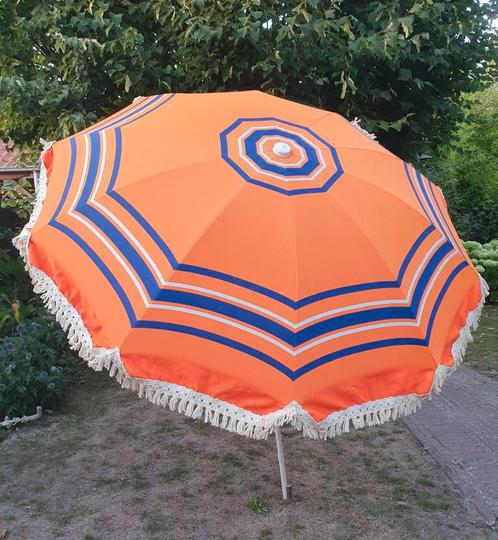 Vintage jaren 70 parasol oranje met franjes zware kwaliteit, Tuin en Terras, Parasols, Gebruikt, Stokparasol, 2 tot 3 meter, Kantelbaar