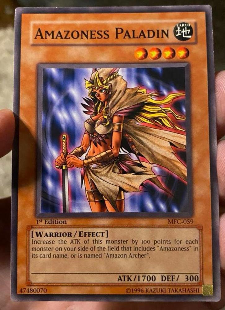 Yu-Gi-Oh! Amazoness Paladin MFC 1st Edition !, Hobby en Vrije tijd, Verzamelkaartspellen | Yu-gi-Oh!, Zo goed als nieuw, Losse kaart