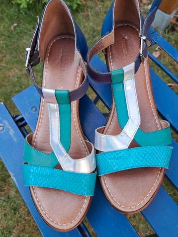 Turquoise sandalen met sleehak  beschikbaar voor biedingen