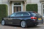 BMW 5-serie Touring 528i High Executive TREKHAAK | H&K | MEM, Auto's, Automaat, Gebruikt, Euro 6, 4 cilinders