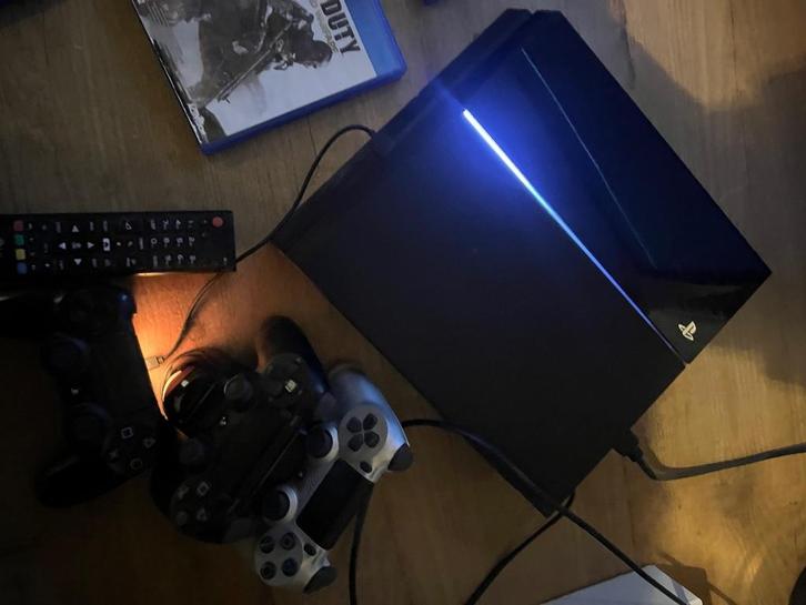 PS4 500GB / Accessoires, Spelcomputers en Games, Spelcomputers | Sony PlayStation 4, Zo goed als nieuw, Original, 500 GB, Met 3 controllers of meer
