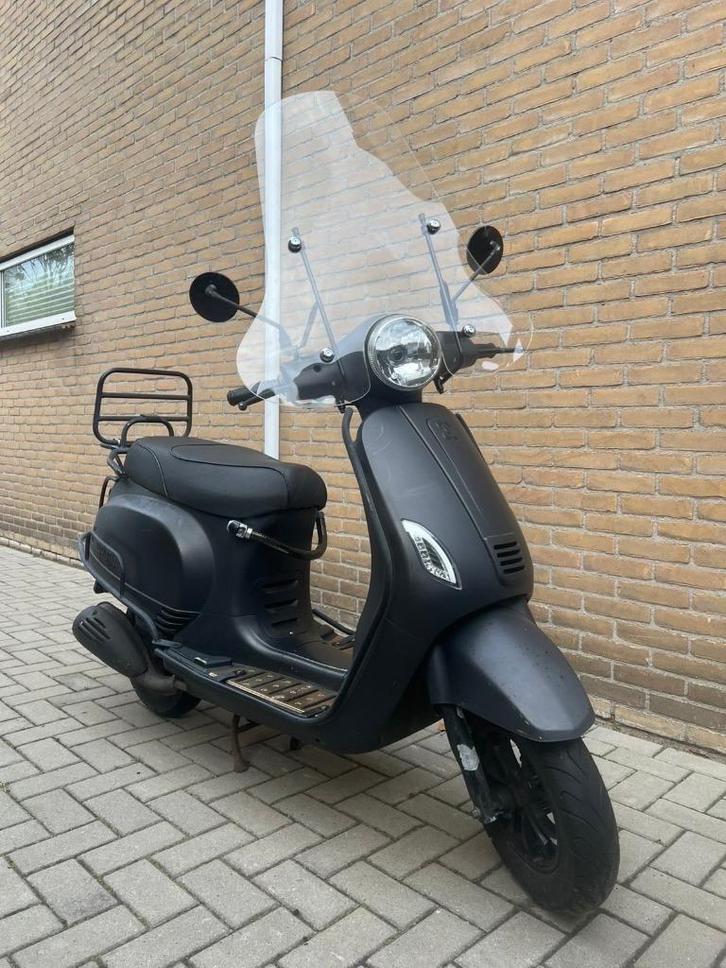 agm vx50, Fietsen en Brommers, Snorfietsen en Snorscooters, Gebruikt, Overige merken, Benzine, Ophalen