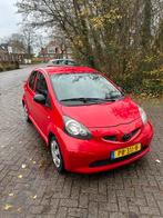 Toyota Aygo 1.0 12V Vvt-i 5DRS 2006 Rood, Auto's, Voorwielaandrijving, 4 stoelen, 68 pk, Handgeschakeld