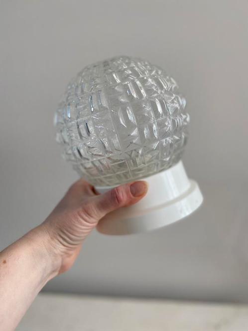 Vintage bollamp / plafondlamp, Huis en Inrichting, Lampen | Plafondlampen, Zo goed als nieuw, Glas, Kunststof, Ophalen of Verzenden