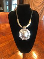 Ketting afkomstig uit Nepal, Ophalen, Zo goed als nieuw, Zilver, Overige materialen