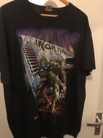 Iron Maiden world tour 2011 the final frontier t- shirt XL. 