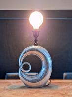 Colmore design tafellamp aluminium lampvoet richtbare lamp, Huis en Inrichting, Lampen | Tafellampen, Modern design, Gebruikt