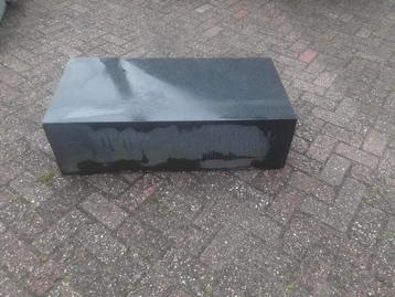 hardstenen blokken  beschikbaar voor biedingen