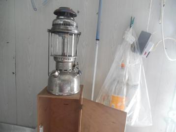 olielamp beschikbaar voor biedingen